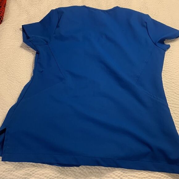 Scrubs top, by SenScrubs, XS, good condition, 2 pocket - Picture 4 of 5